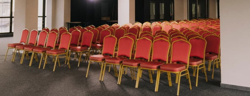 Gallery image /_next/static/media/conference-hall.01lw_dvzxl7ae.jpg