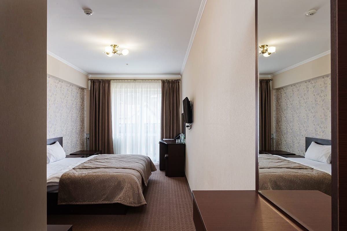 Стандарт для двох з балконом room 3