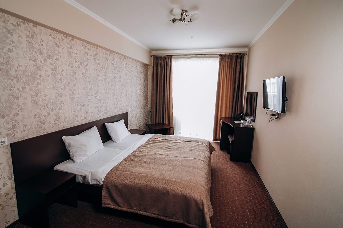 Стандарт для двох з балконом room 5